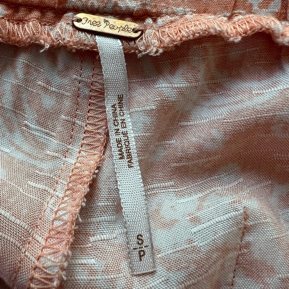 ๐ ๐ NWT FREE PEOPLE Peach Tea Combo Paisley Draped Pocket Shorts | Womenโs Small - Picture 5 of 9